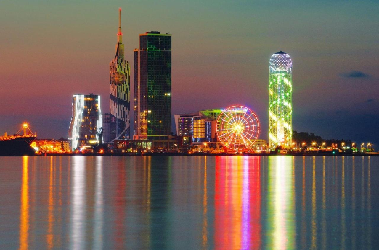 Orbi City Apartments On The Beach Batumi Zewnętrze zdjęcie